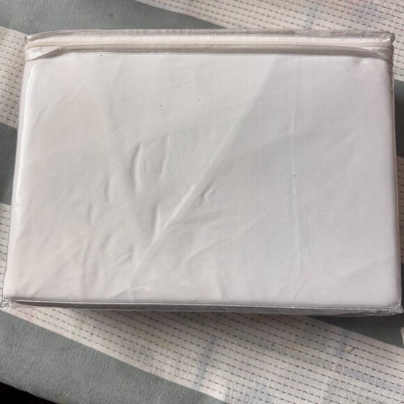 Grace Elizabeth Luxury Linens 4-Piece Queen Sheet Set, fits 16" mattress - Picture 2 of 2